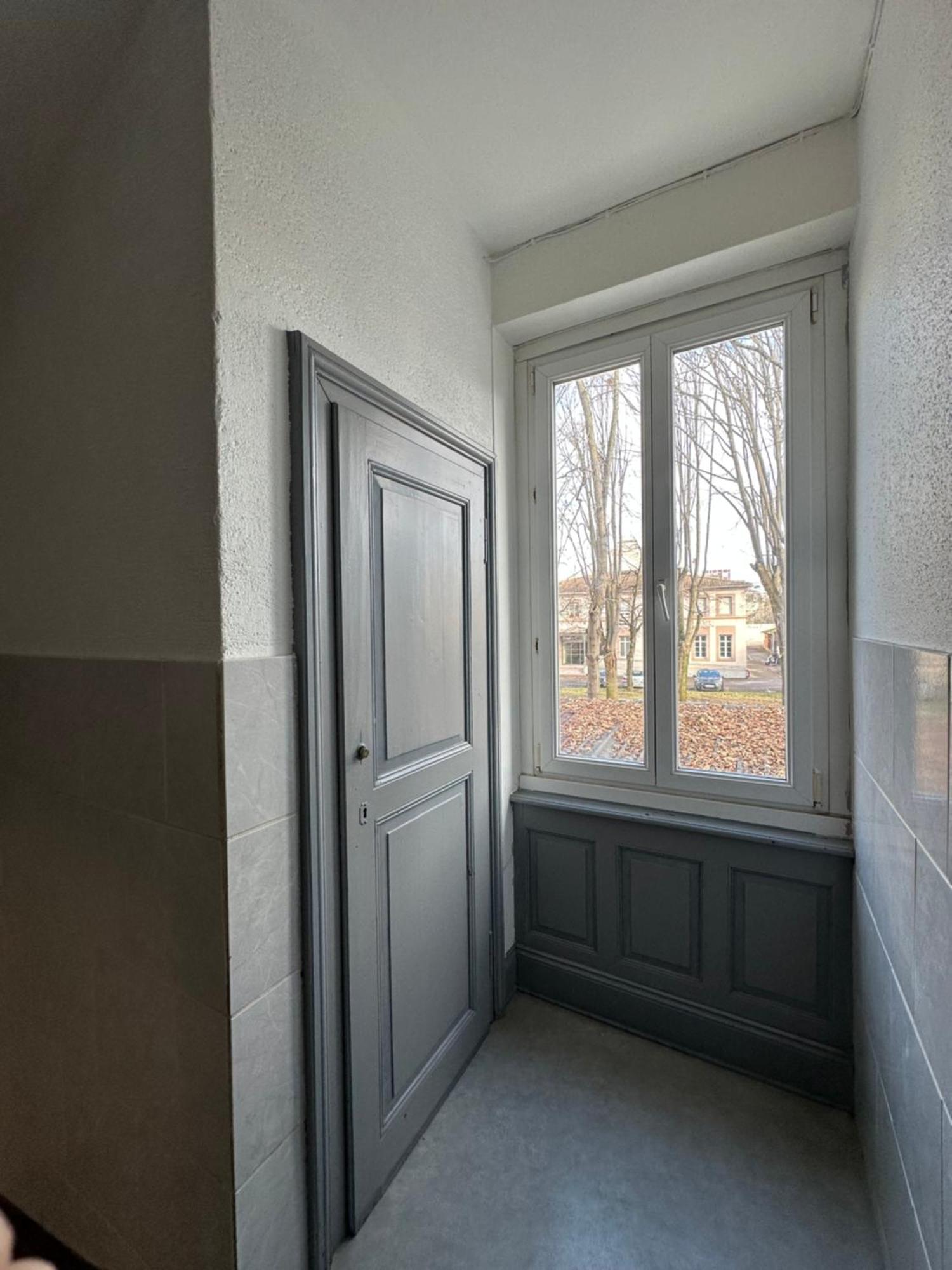 # Le 8 # Joli Petit F2 Tout Equipe, Mulhouse Centre Exterior foto