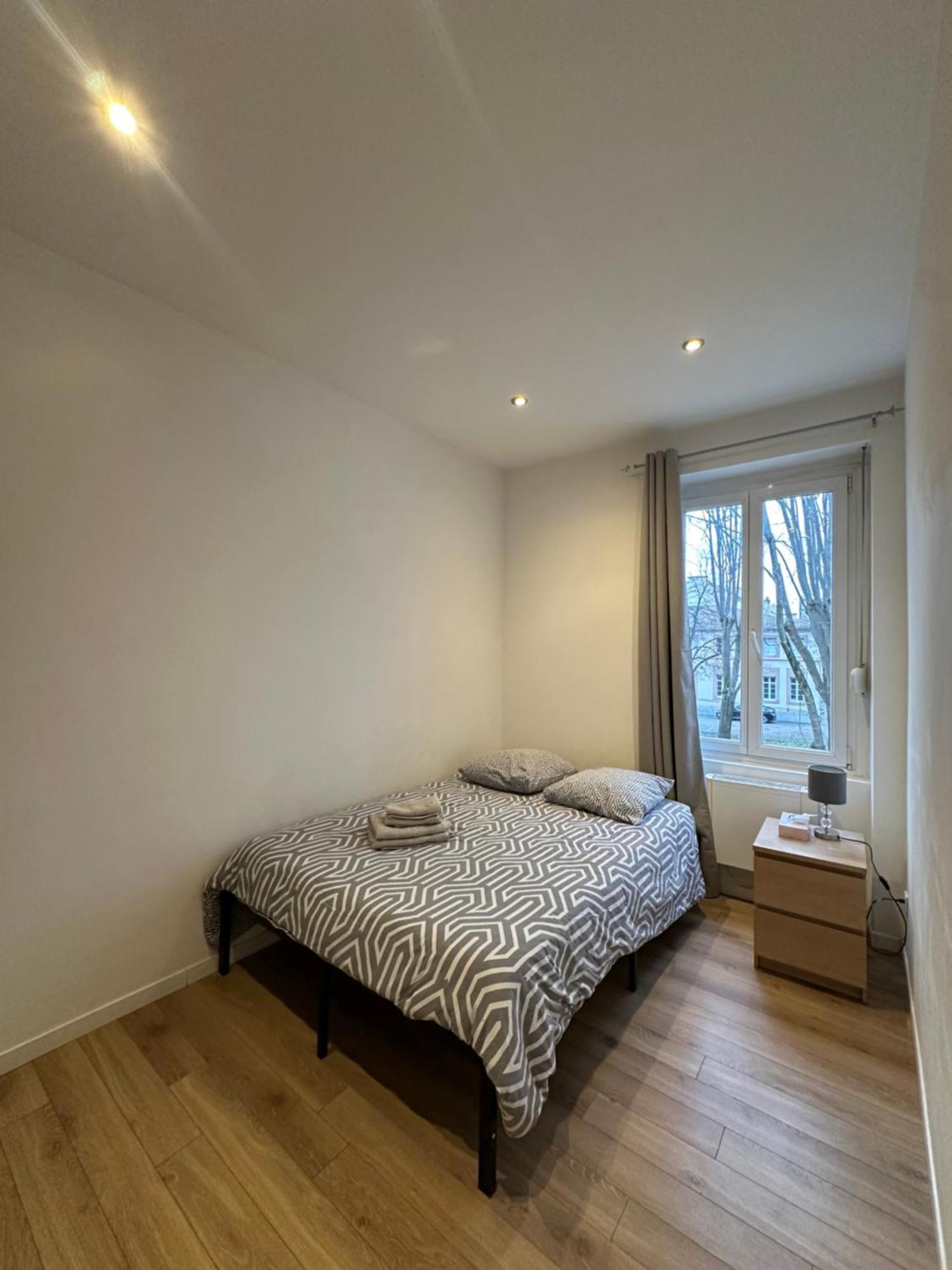 # Le 8 # Joli Petit F2 Tout Equipe, Mulhouse Centre Exterior foto